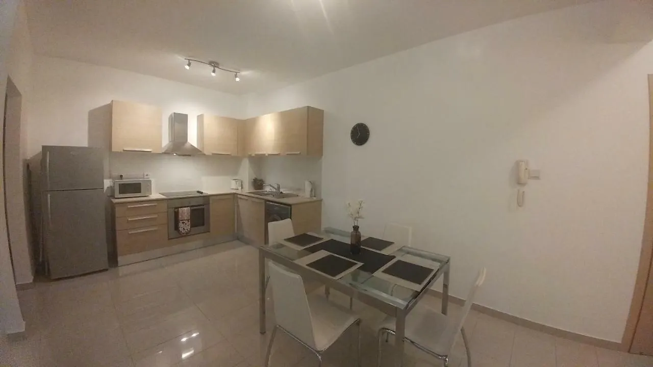 Emerald Heights Tersephanou Apartment