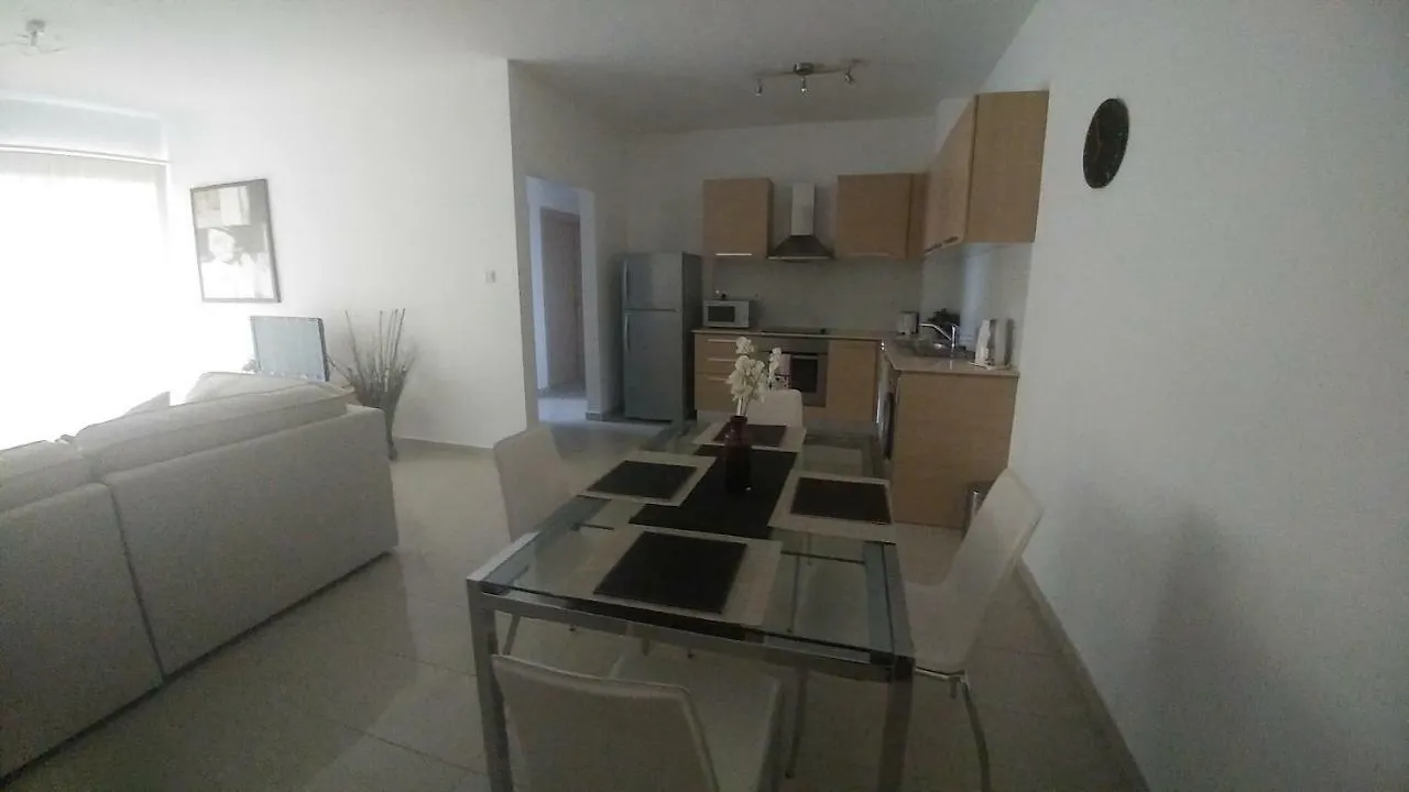 Emerald Heights Tersephanou Apartment